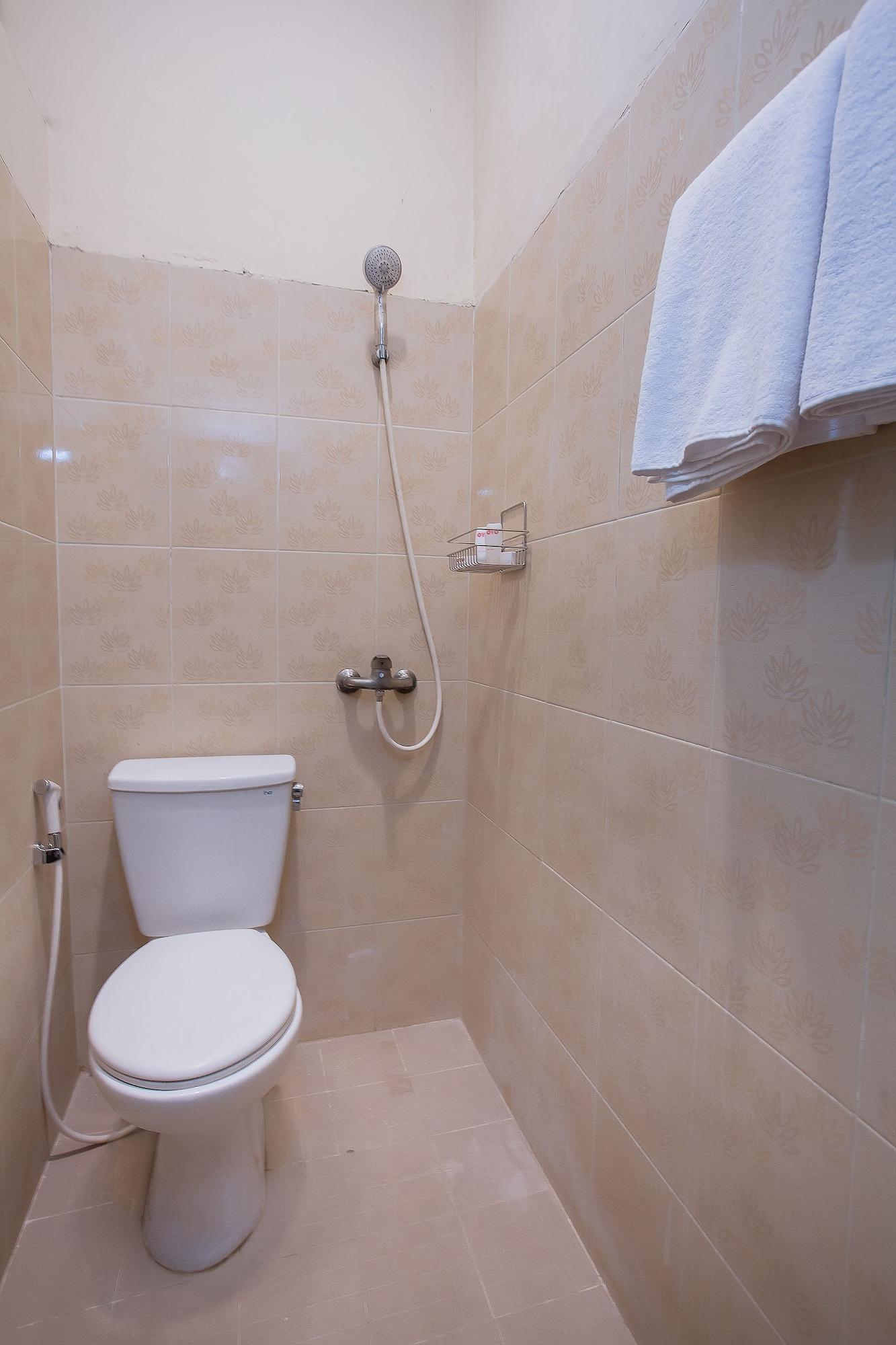 Hotel Reddoorz At Graha 99 Simomulyo Surabaja Zewnętrze zdjęcie