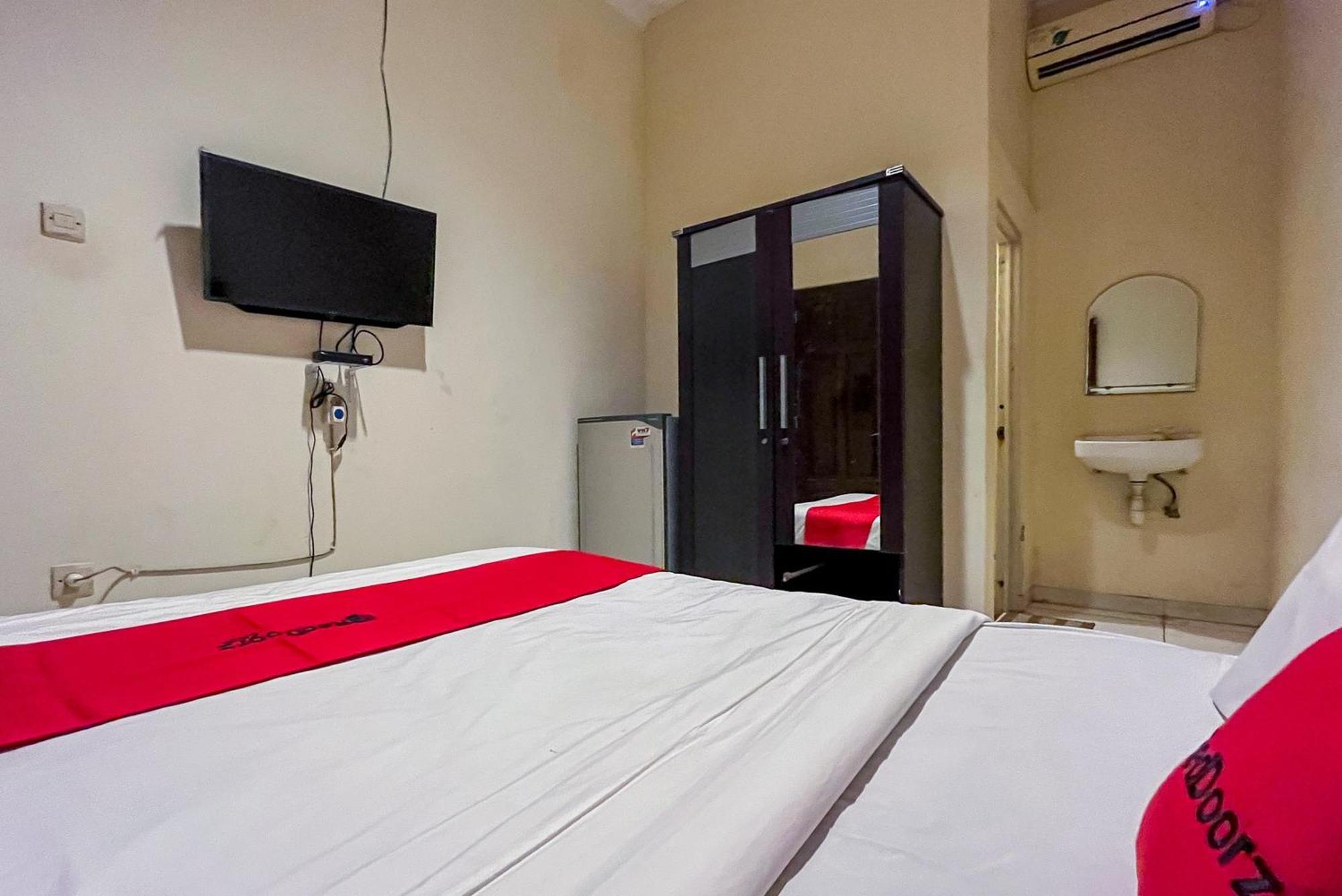 Hotel Reddoorz At Graha 99 Simomulyo Surabaja Zewnętrze zdjęcie